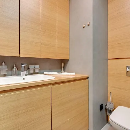 Wave - Cztery Oceany * غدانسك